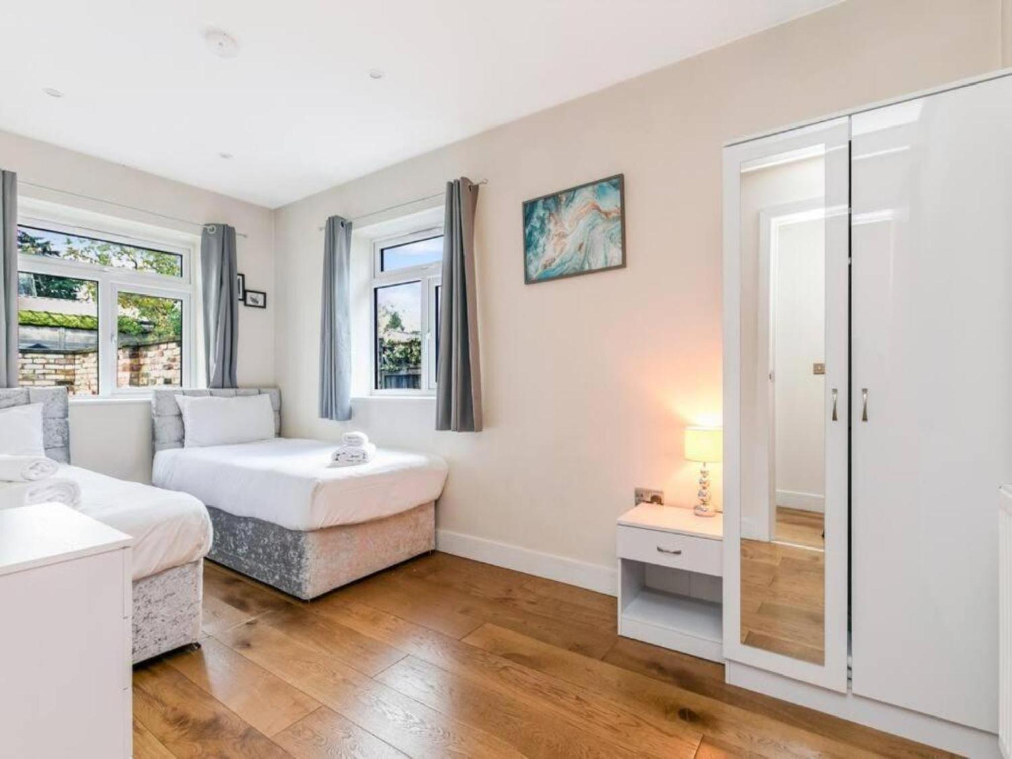 Pass The Keys Ealing Queen Of The Suburbs 2Bd Apartment London Exterior photo